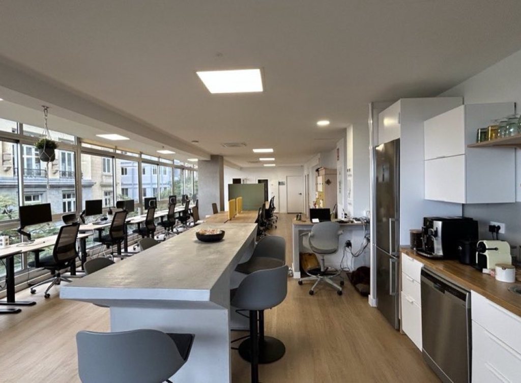 Coworking vs oficina tradicional: qué conviene a una empresa en Tenerife