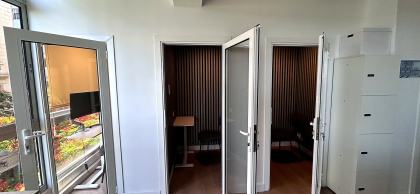 Cabinas insonorizadas para llamadas privadas en un coworking